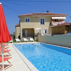  Apartman Ela